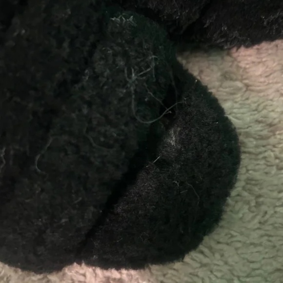 Worn ugg slides - Picture 4 of 5